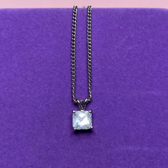 💛 Classic Stainless Steel Princess Cut Crystal Solitaire Necklace - Picture 1 of 7